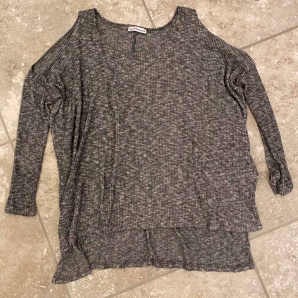Dainty Hooligan open shoulder shirt EUC